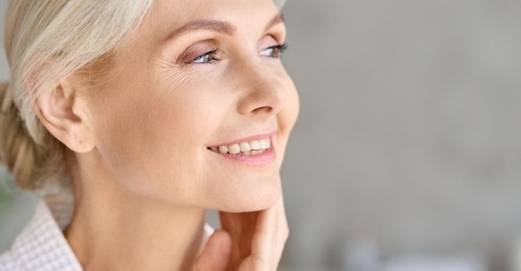 Jak starzeje się skóra? Ekspert radzi, jakie zabiegi są najlepsze dla skóry dojrzałej!